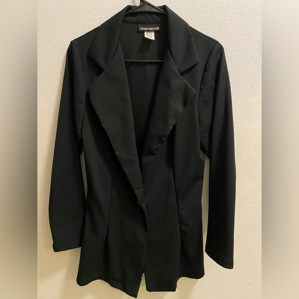 👩‍💼Marianne Black blazer Jacket for women, size small.
